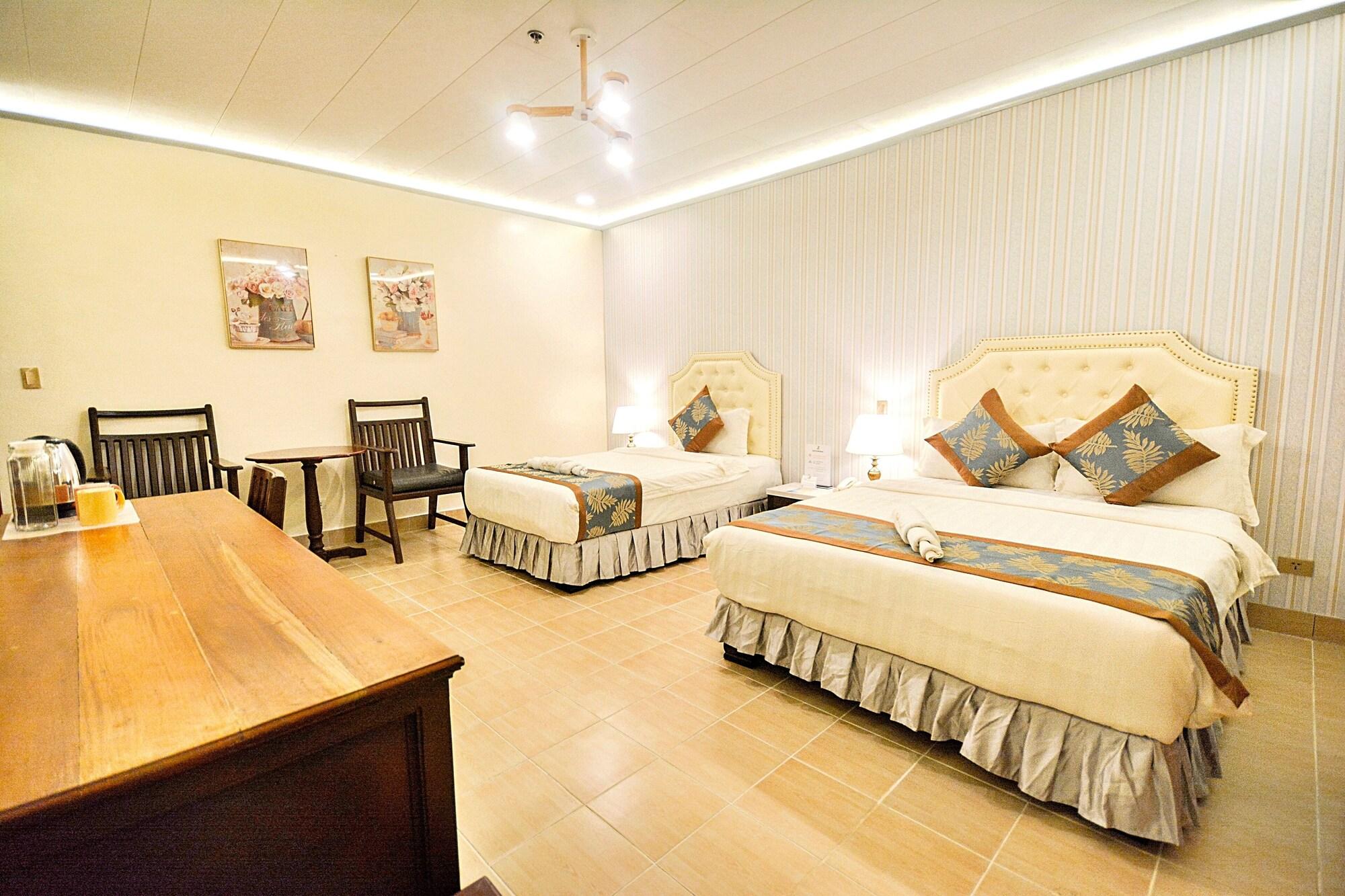 Royal Park Boracay 3*