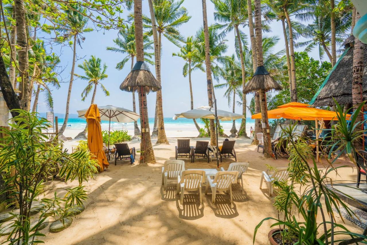 Royal Park Boracay 3*